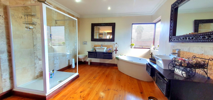 4 Bedroom Property for Sale in Strelitzia Park Eastern Cape